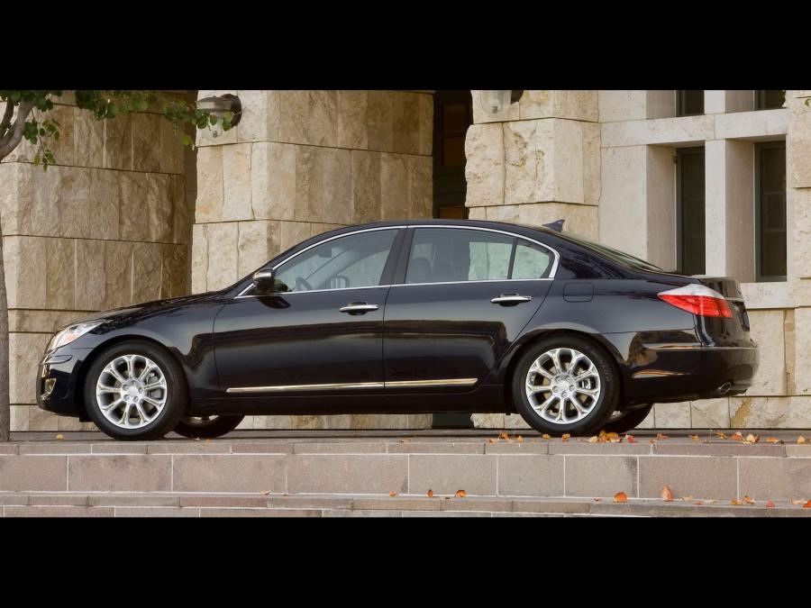  Hyundai Genesis Sedan 2009 года  (фото 36 из 47)
